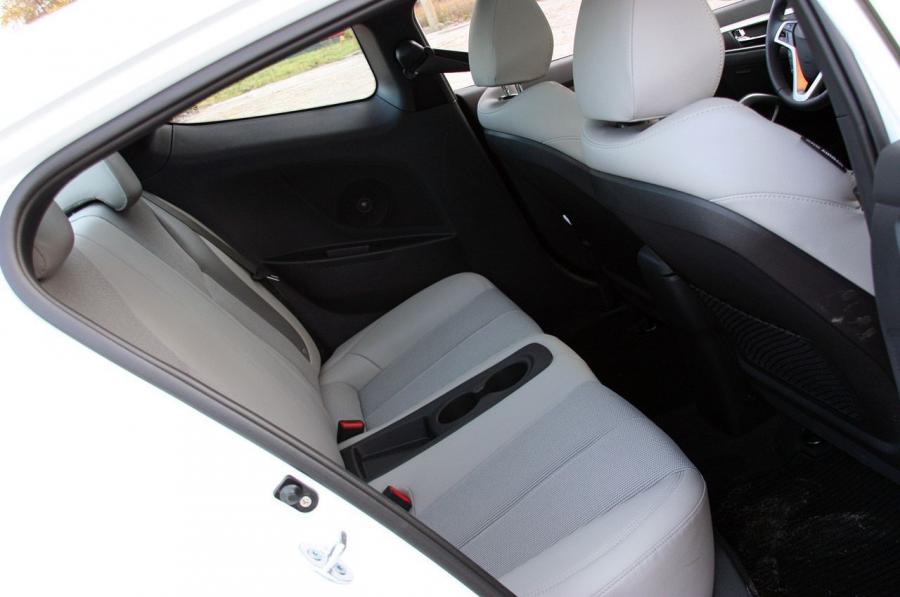  Hyundai Veloster 2011 года  (фото 112 из 184)